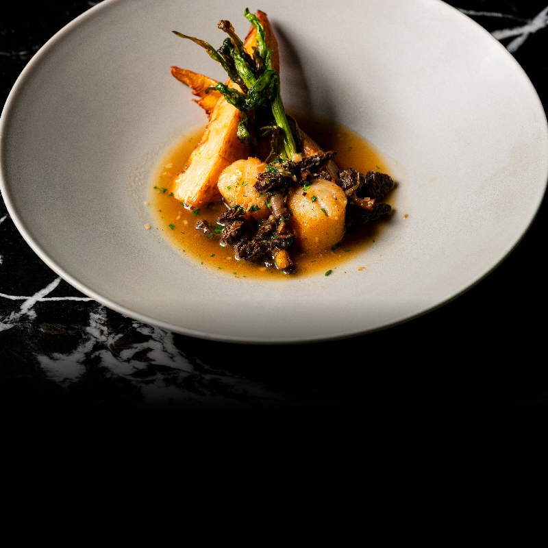 タケノコとホタテのソテー　モリーユソースのブレゼ