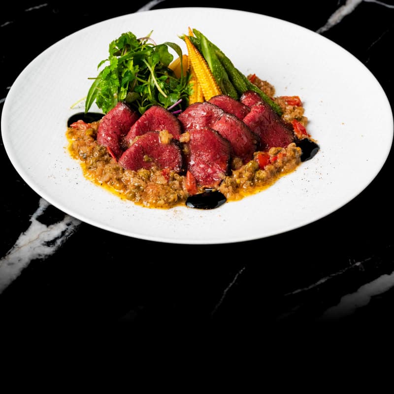 桜肉のロースト 実山椒のブールノワゼットソース