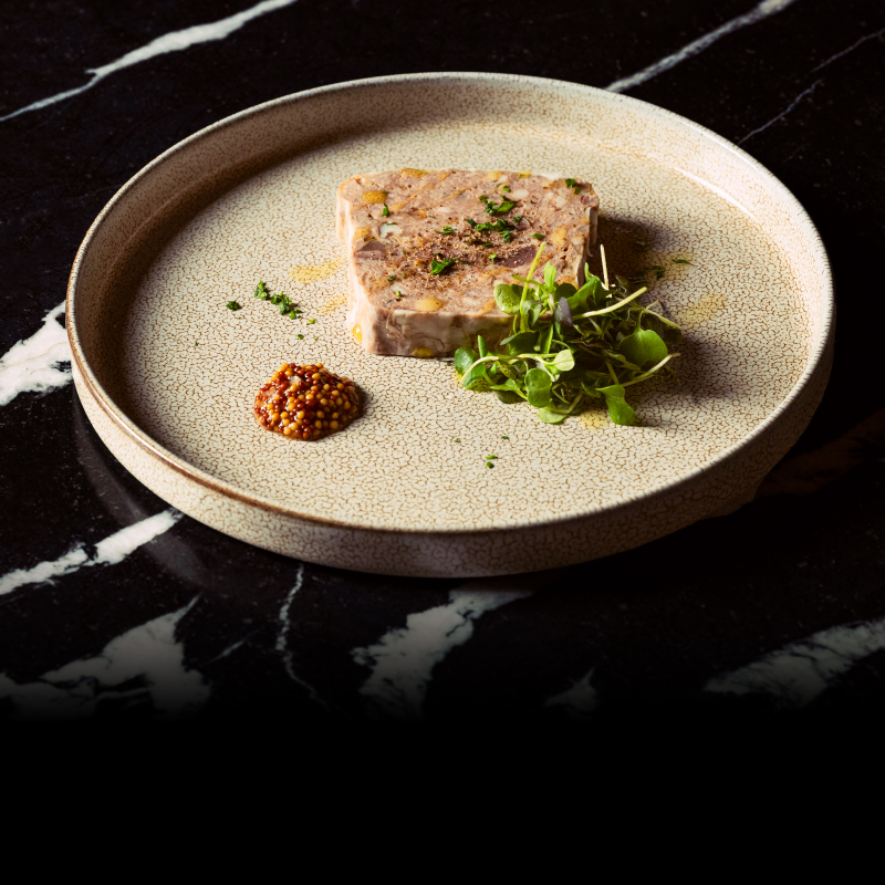 トサカと砂肝コンフィーの田舎風パテ